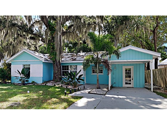 Single Family Home for sale at 710 40th St, Sarasota, FL 34234 - MLS Number is T3336477