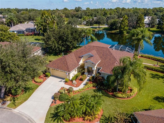 Nature Surrounds You...Beauty everywhere you look.  Peacefully situated on a Cul-De-Sac - Single Family Home for sale at 6521 Sundew Ct, Lakewood Ranch, FL 34202 - MLS Number is A4514104