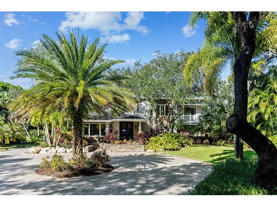 Single Family Home for sale at 1430 Kimlira Ln, Sarasota, FL 34231 - MLS Number is A4514901