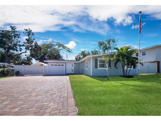 Welcome to 3070 Hatton Street! Just minutes from Downtown Sarasota. - Single Family Home for sale at 3070 Hatton St, Sarasota, FL 34237 - MLS Number is A4518301