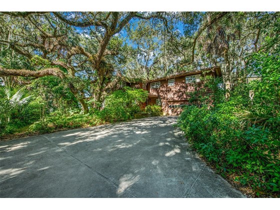 New Attachment - Single Family Home for sale at 3222 Old Oak Dr, Sarasota, FL 34239 - MLS Number is A4520979