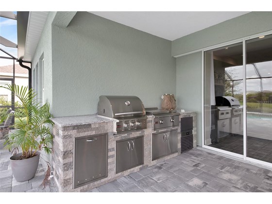 Lots or upgrades to the outdoor kitchen - Single Family Home for sale at 1113 Thornbury Dr, Parrish, FL 34219 - MLS Number is A4521922
