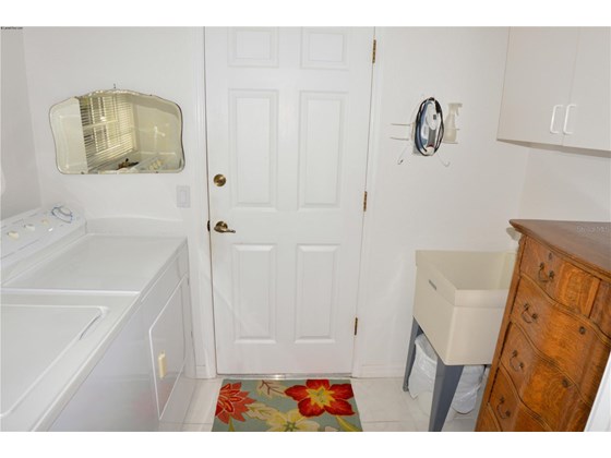 Laundry room - Single Family Home for sale at 1609 Slate Ct, Venice, FL 34292 - MLS Number is N6119107