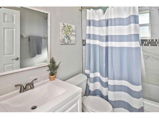 Bathroom - Single Family Home for sale at 5948 Viola Rd, Venice, FL 34293 - MLS Number is N6119143