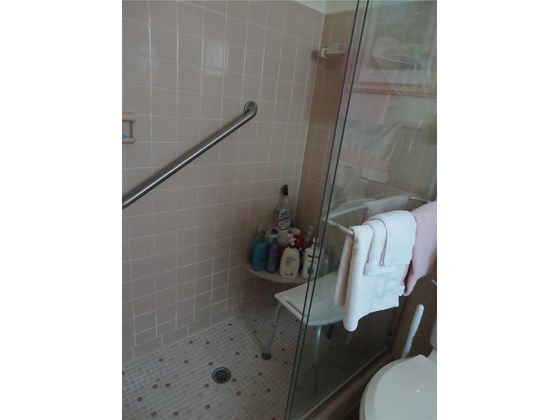 Master Walkin shower - Single Family Home for sale at 4209 17th Ave W, Bradenton, FL 34205 - MLS Number is N6119166